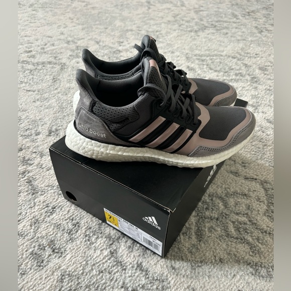 Women’s Adidas Ultra Boost DNA - Picture 1 of 6